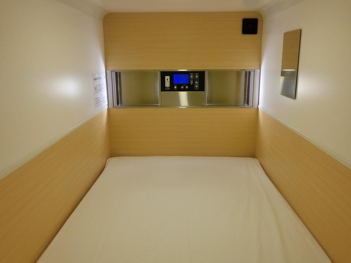 Capsule Hotel Valie Ebisucho Ōsaka Exterior foto