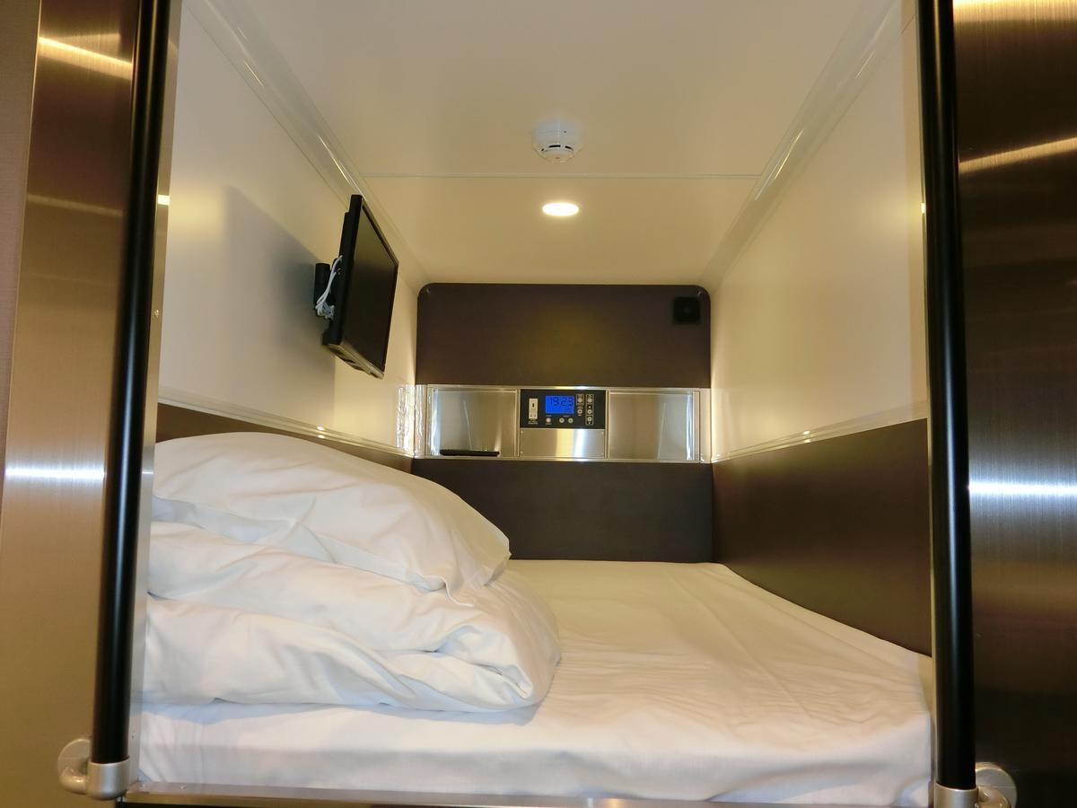 Capsule Hotel Valie Ebisucho Ōsaka Exterior foto